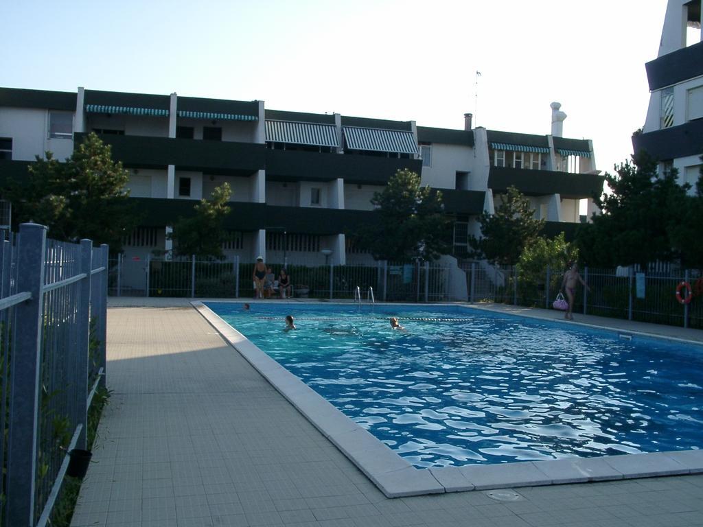 Residence Molo Лидо-делле-Национи Экстерьер фото